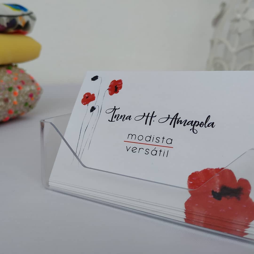 Inna H. Amapola | Modista Versátil - Tarjetas